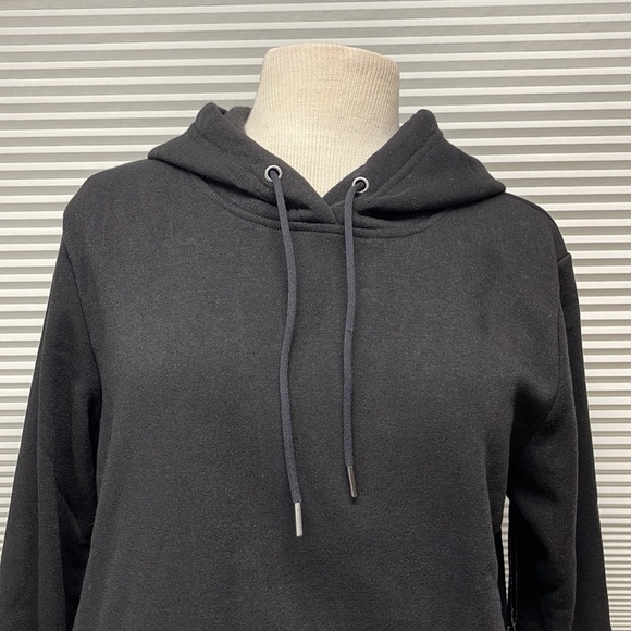 Troop NWT Black Hooded Sweatshirt Hoodie Size Medium - Picture 2 of 11